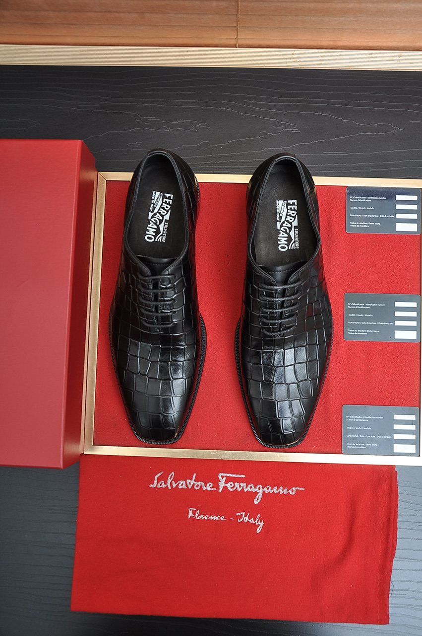 Salvatore Ferragamo Black Textured Lace-Up Dress Shoes