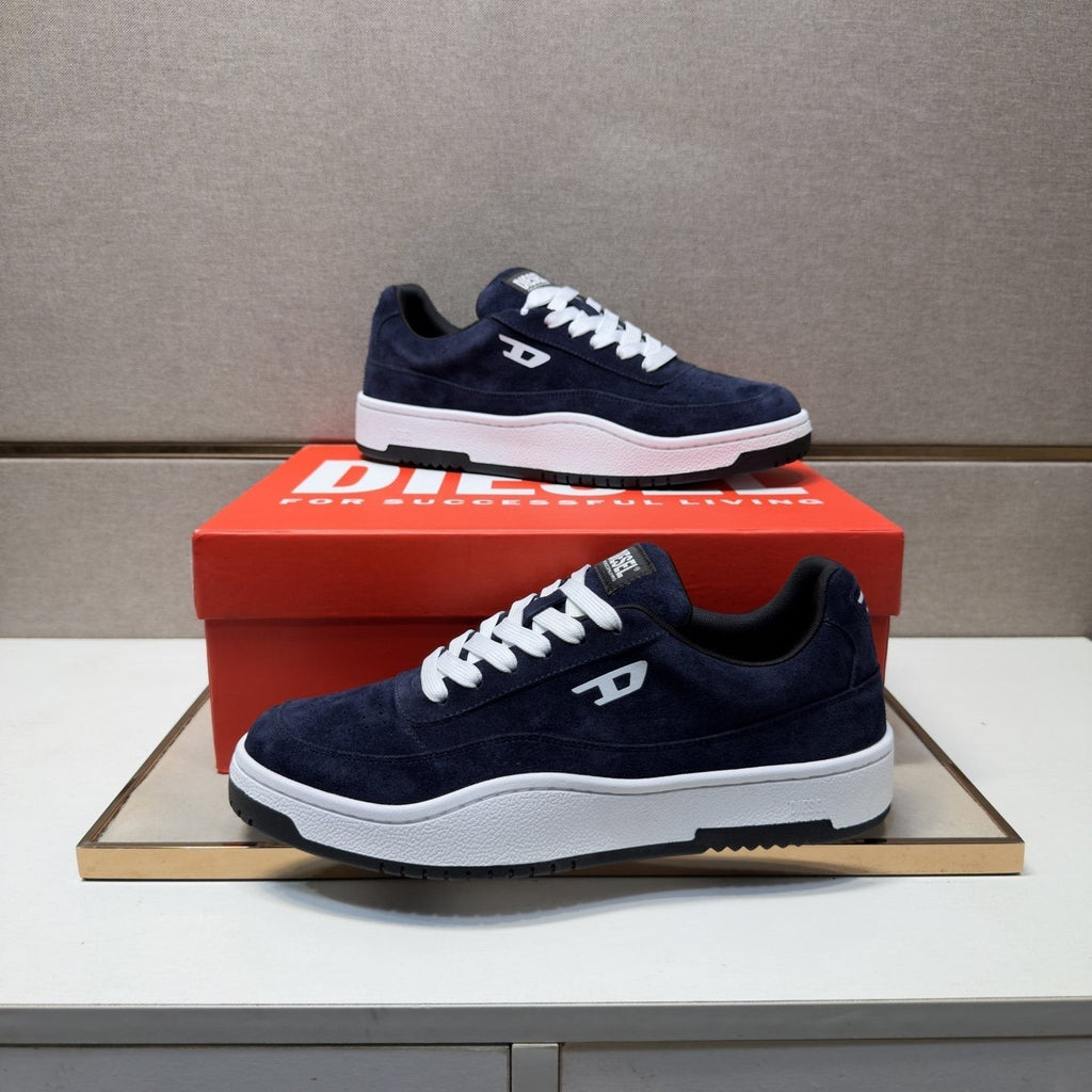 Diesel Men's Navy Blue and White Low-Top Sneakers