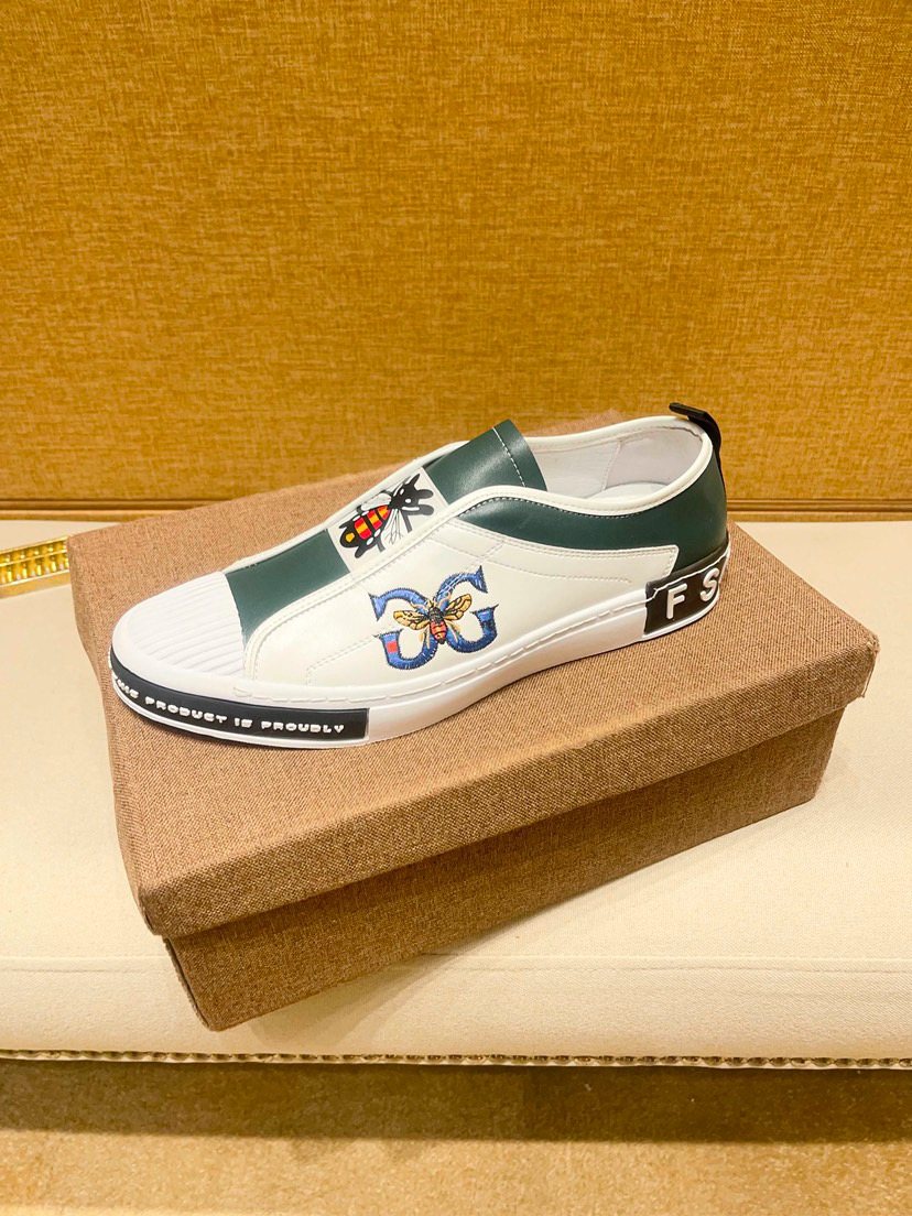 Men's White & Dark Green Embroidered Slip-On Shoes