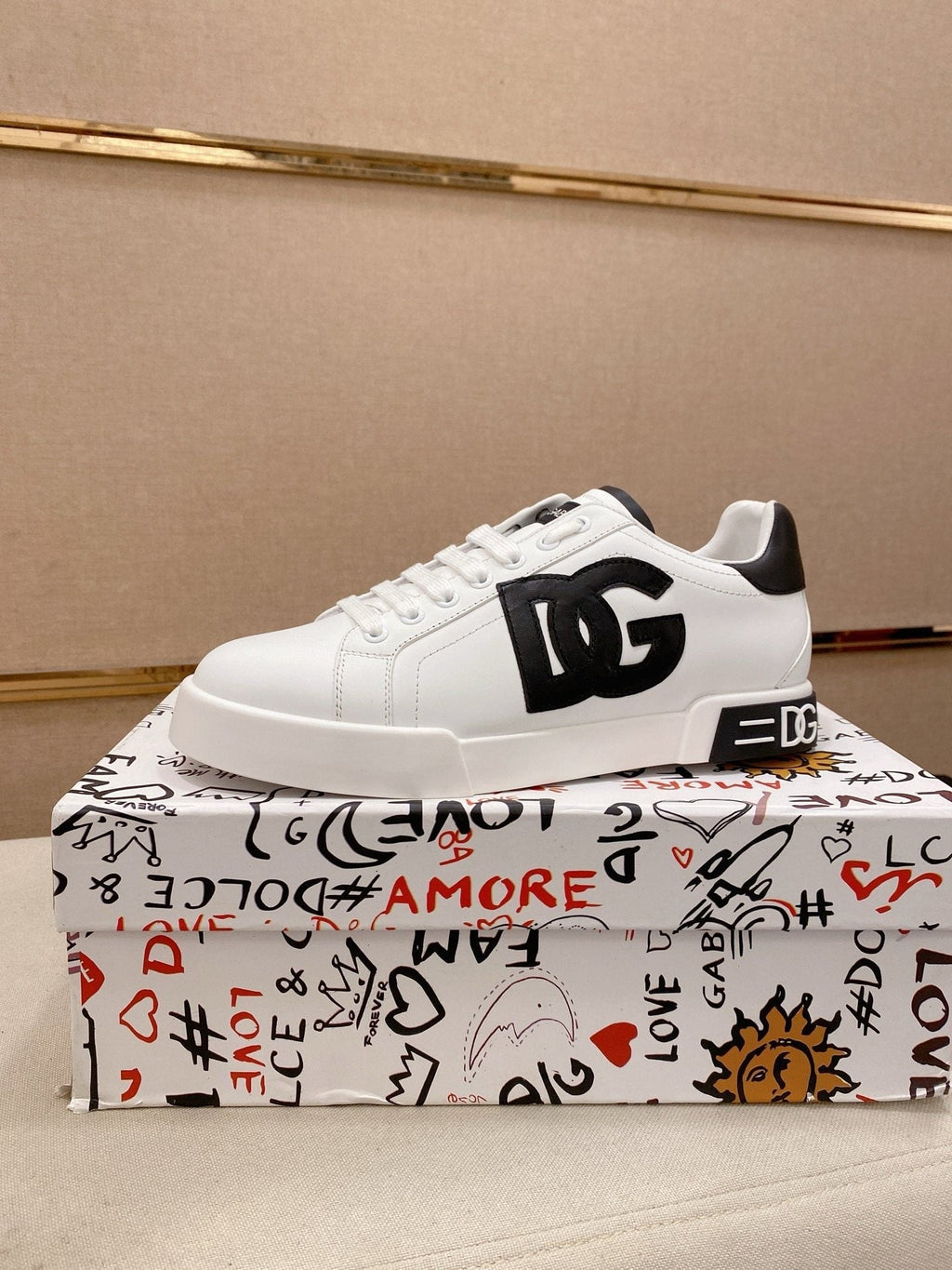 Dolce & Gabbana Men's White Black Accent Sneakers
