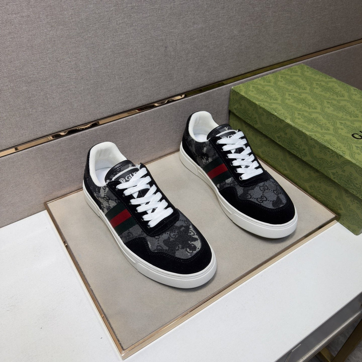 Gucci Men's Green-Red Stripe Sneakers
