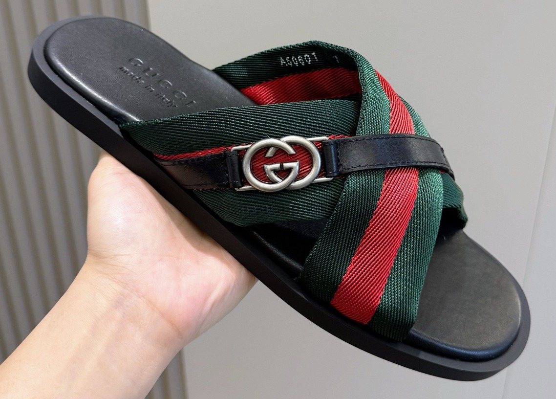 Gucci Green and Red Strap Sandals